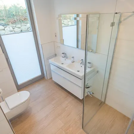 Holiday home Granitzblick, Modernes Haus Mit Terrasse In Binz